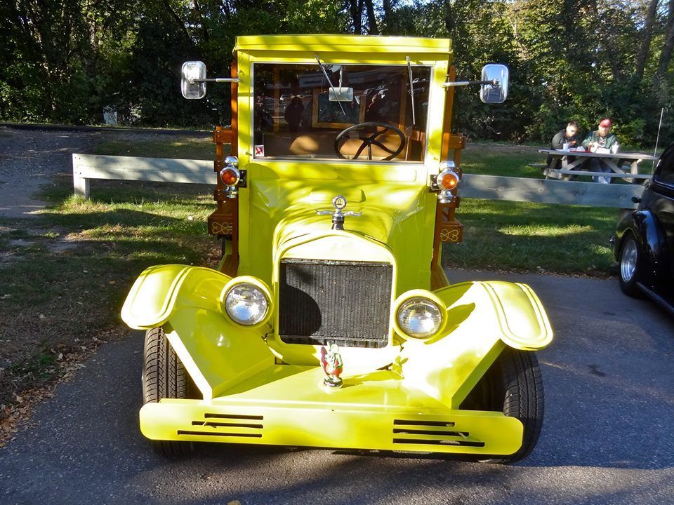 Unique 1925 Ford Model T “Woodie” Flatbed Street rod