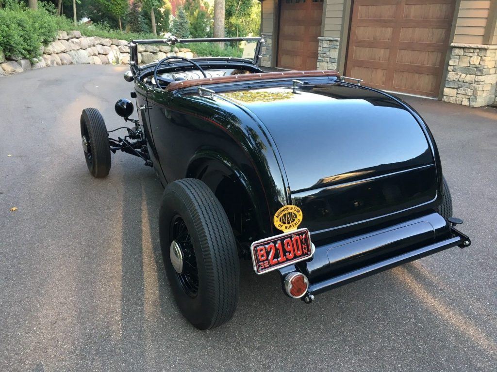 classy 1932 Ford Roadster hot rod